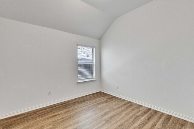 Building Photo - 175 Short Leaf Dr