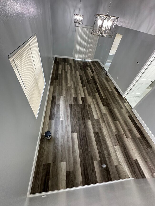 Building Photo - Fully renovated 3/2 Single-Family Home Available for Immediate rent!