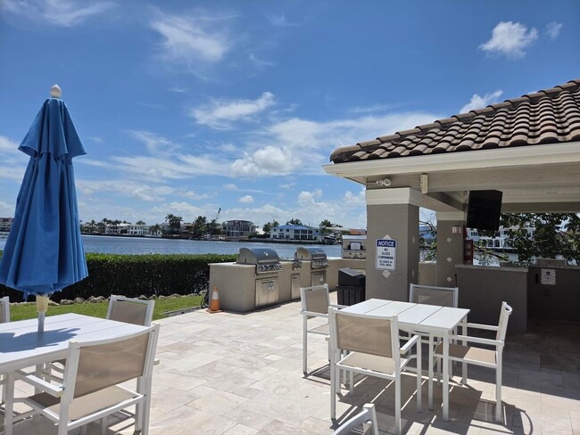 Building Photo - 3606 S Ocean Blvd