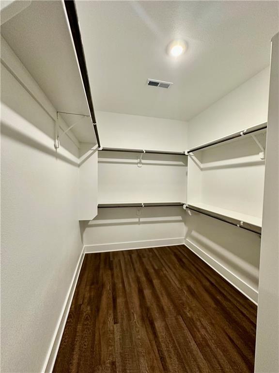 Building Photo - 2421 Longfellow Dr