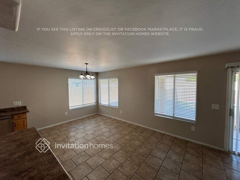 Building Photo - 7005 S 39th Dr