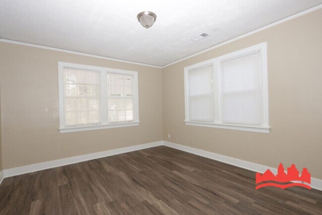 Building Photo - 2415 Arlington Ave