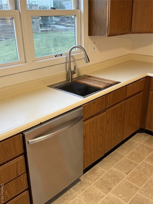 Building Photo - 55 Hillside Ave