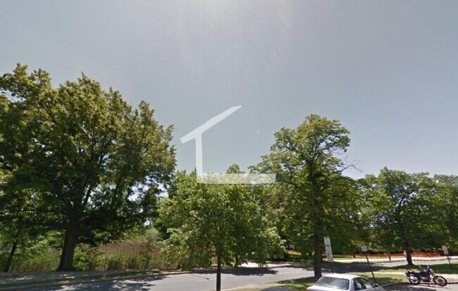 Building Photo - Central Fenway Location. Students Welcome!...