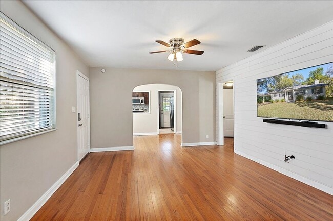 Building Photo - Beautiful home in desirable San Marco area!