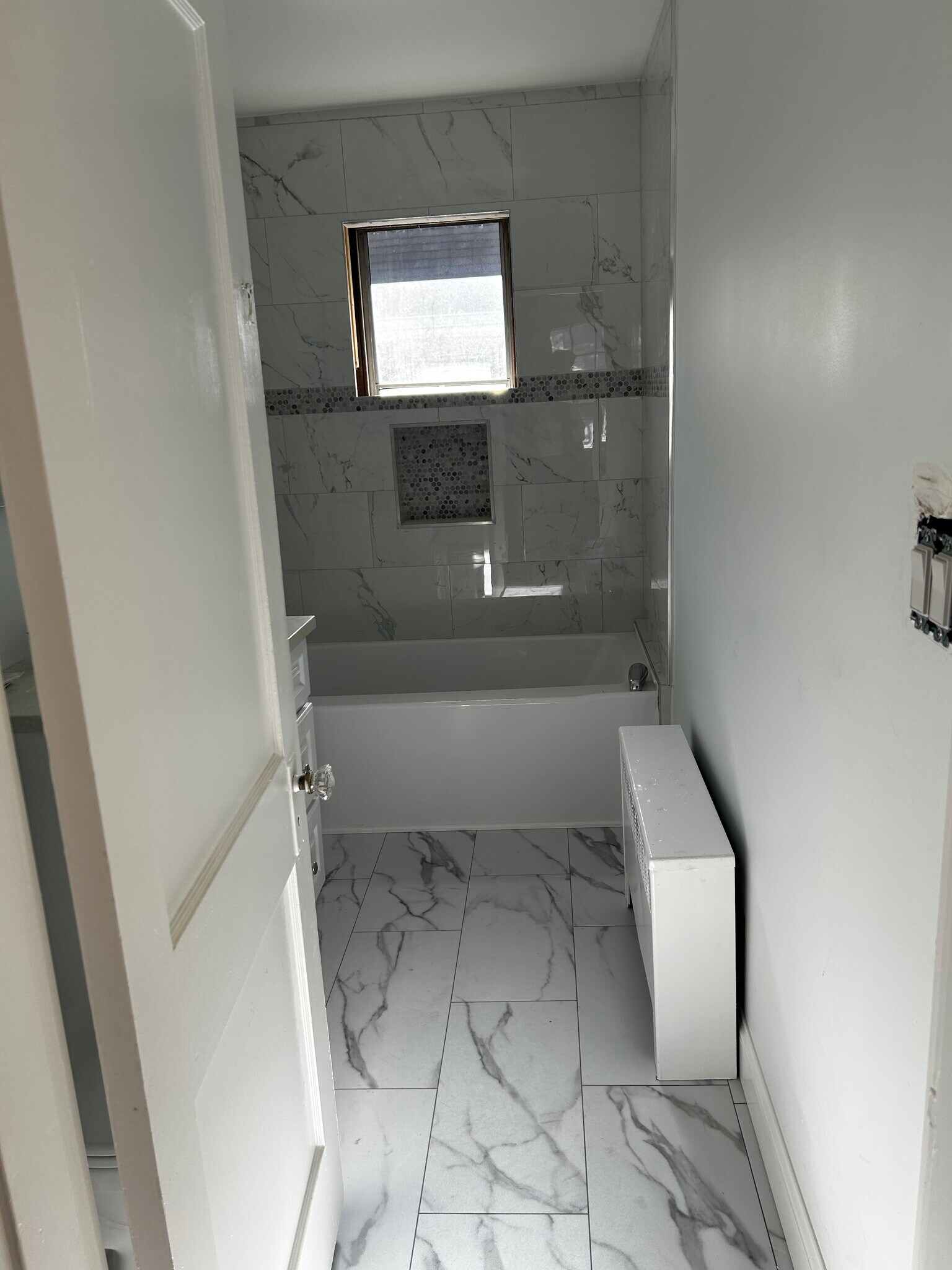 Building Photo - 176 Brush Hill Rd