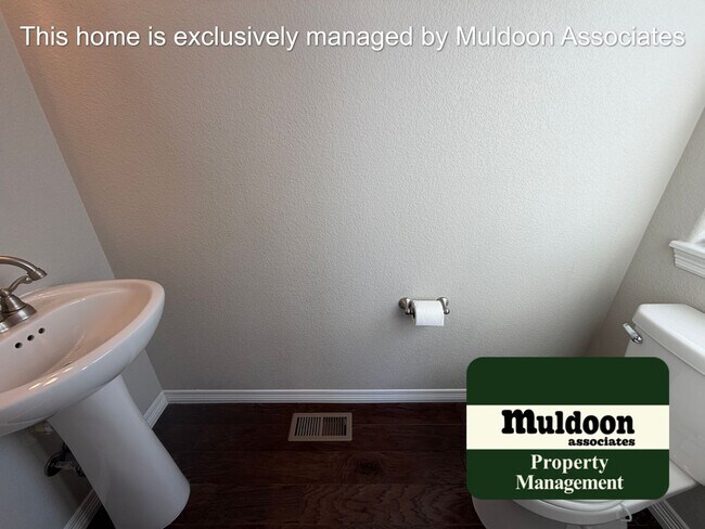 Building Photo - Newer build ready to move in!