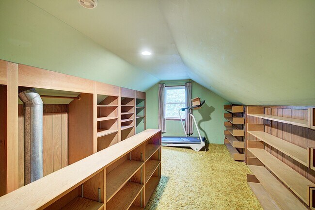 Building Photo - 2bd/1.5ba Redmond Home