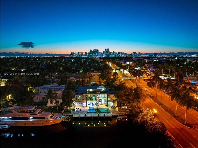 Building Photo - 300 Royal Plaza Dr