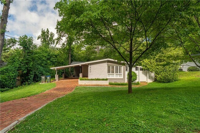 Building Photo - 3860 Carlton Dr