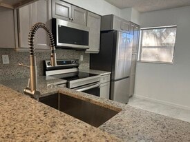 Building Photo - 3130 Millwood Ter