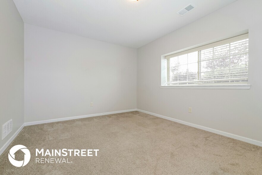 Building Photo - 427 Sunflower Dr