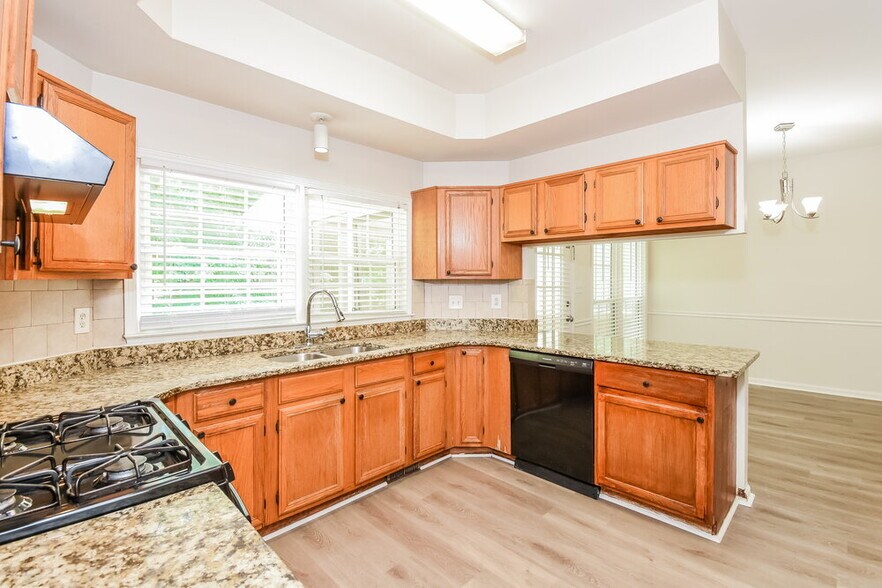 Building Photo - 4118 Huntcliff Dr