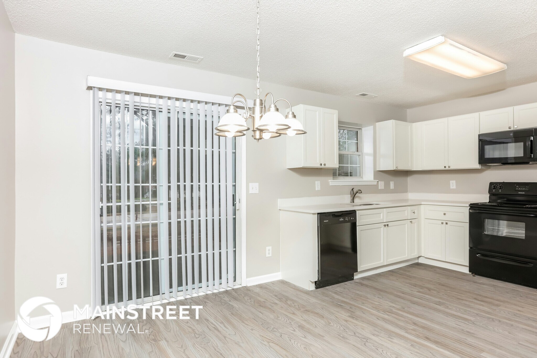 Building Photo - 6 Cayman Ct