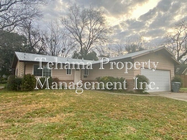 Building Photo - 3 Bedroom 2 bath home in Red Bluff.