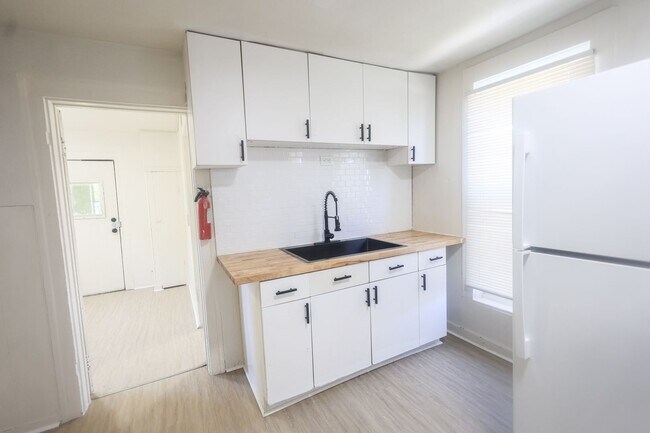 Building Photo - 3 bedroom 2 bathroom single family home | section 8 and EDEN welcomed