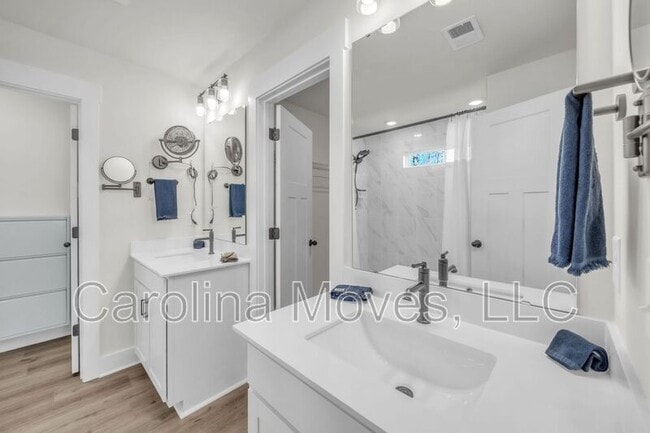 Building Photo - 860 Pleasant Fls Dr