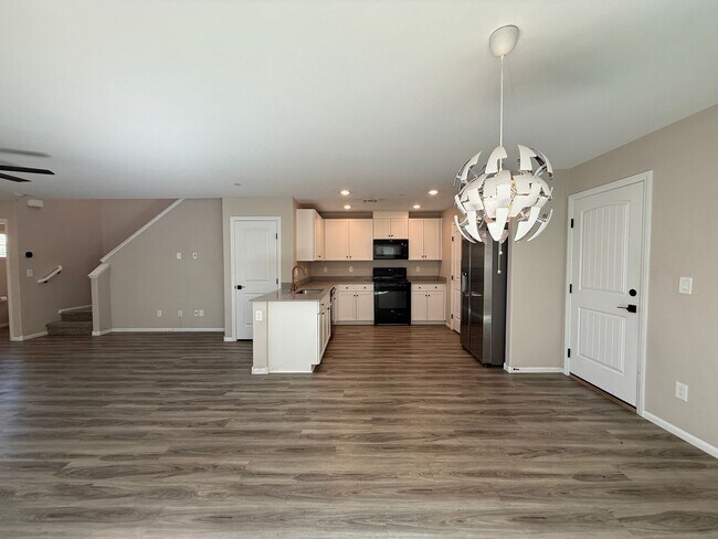 Building Photo - NLV 3 bed in a gated community!