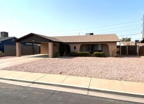Building Photo - 1653 W Plana Ave