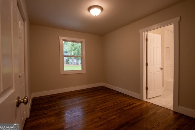 Building Photo - 165 Habersham Dr