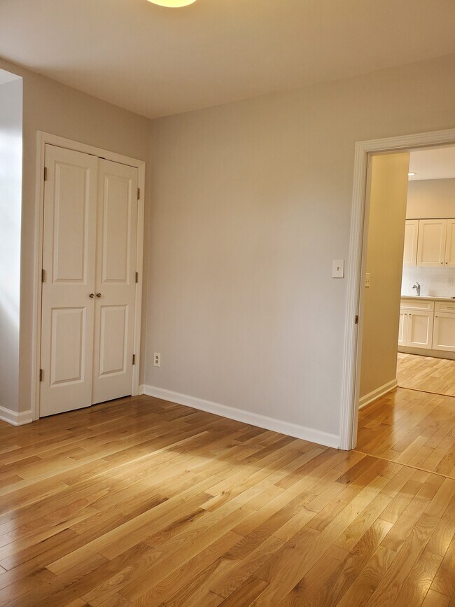 Building Photo - 43 S Adelaide Ave