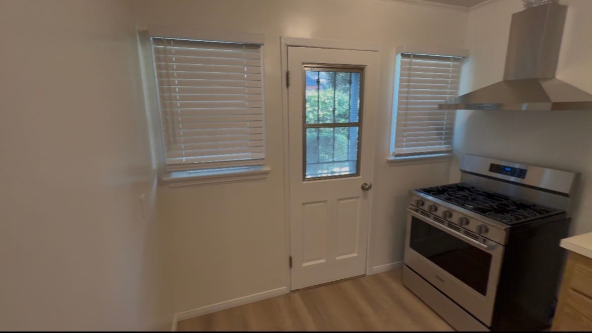 Building Photo - 1312 N Kenwood St