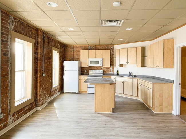 Primary Photo - 2699 Guoin St