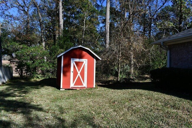 Building Photo - 203 Pine Valley
