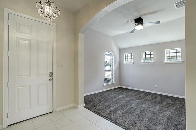 Building Photo - 26607 Grey Sparrow Dr