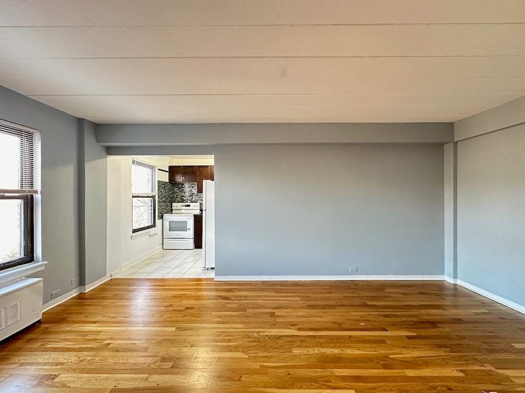 Building Photo - 1360 W Touhy Ave