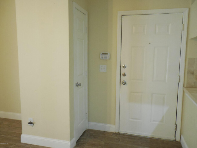 Building Photo - 160 Veracruz Dr