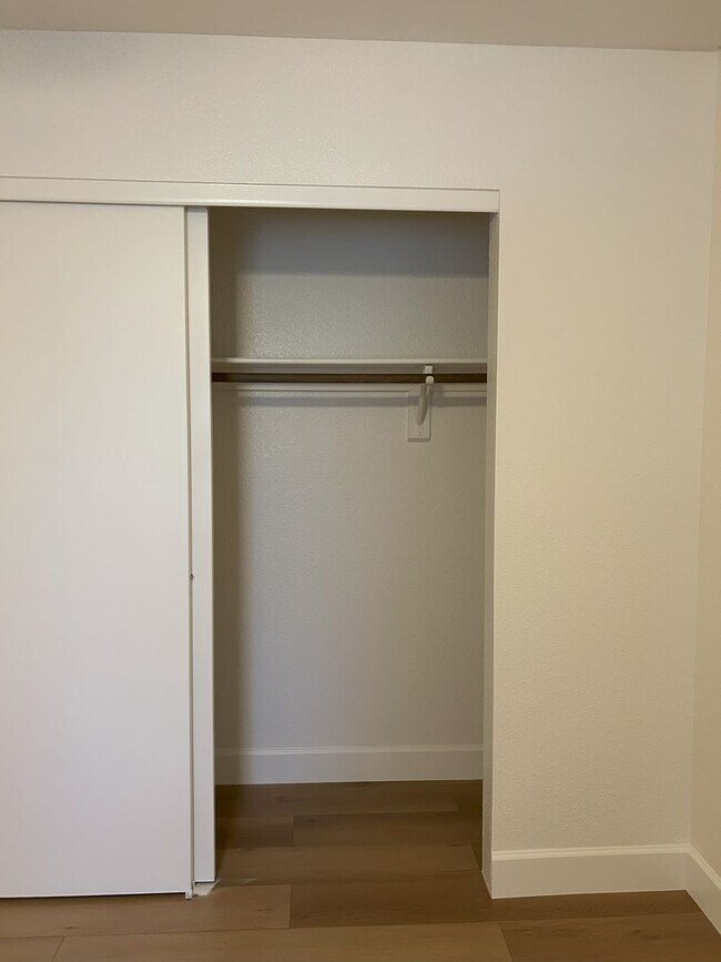Building Photo - 2 Bedroom/2 bath Condo in the Mission de L...