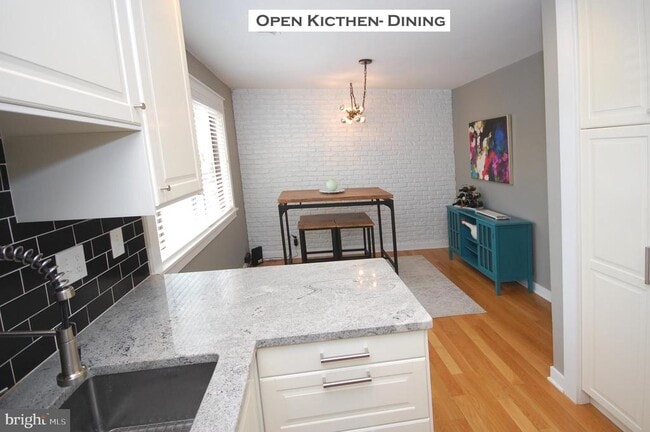 Building Photo - 2524 Glengyle Dr