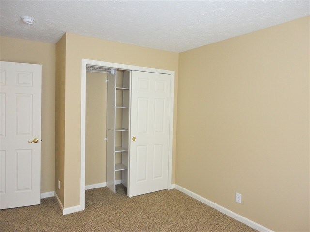 Building Photo - 1740 Brookview Dr