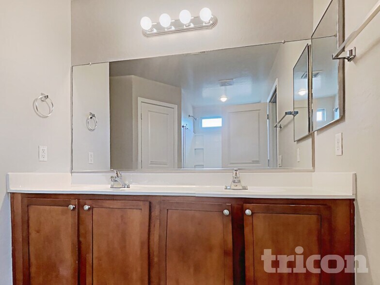 Building Photo - 3820 E Sierrita Rd