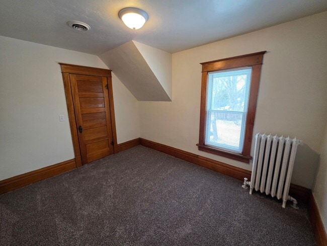 Building Photo - 1350 Winnebago Ave