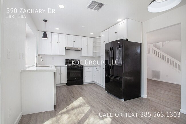 Building Photo - 390 Zachary Dr