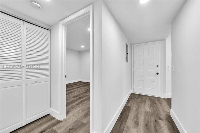 Building Photo - 1201 SW 128th Terrace
