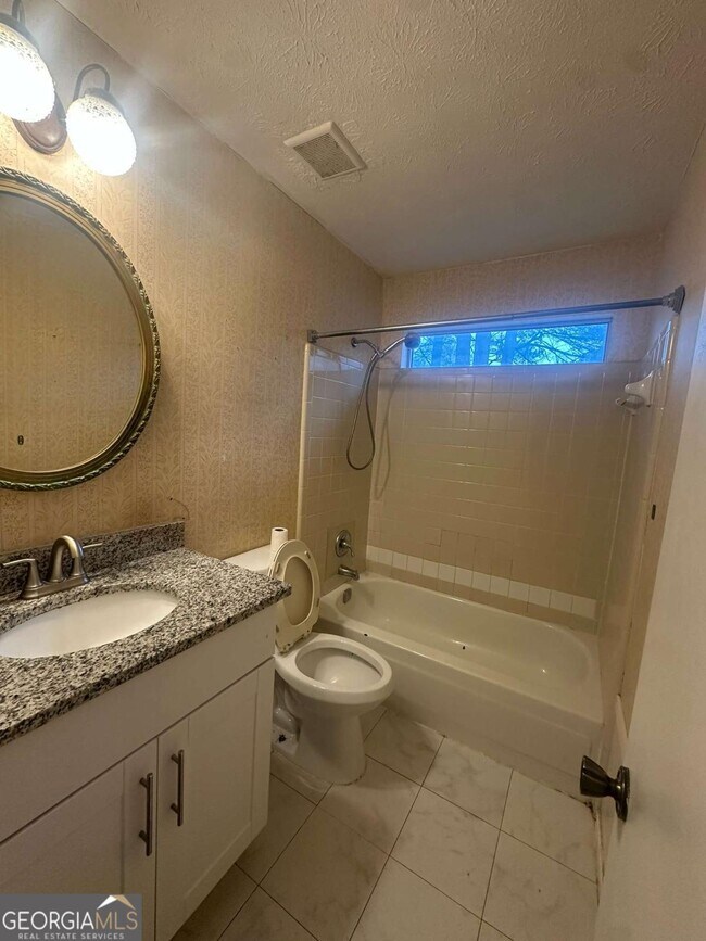 Building Photo - 313 Ridge Trail