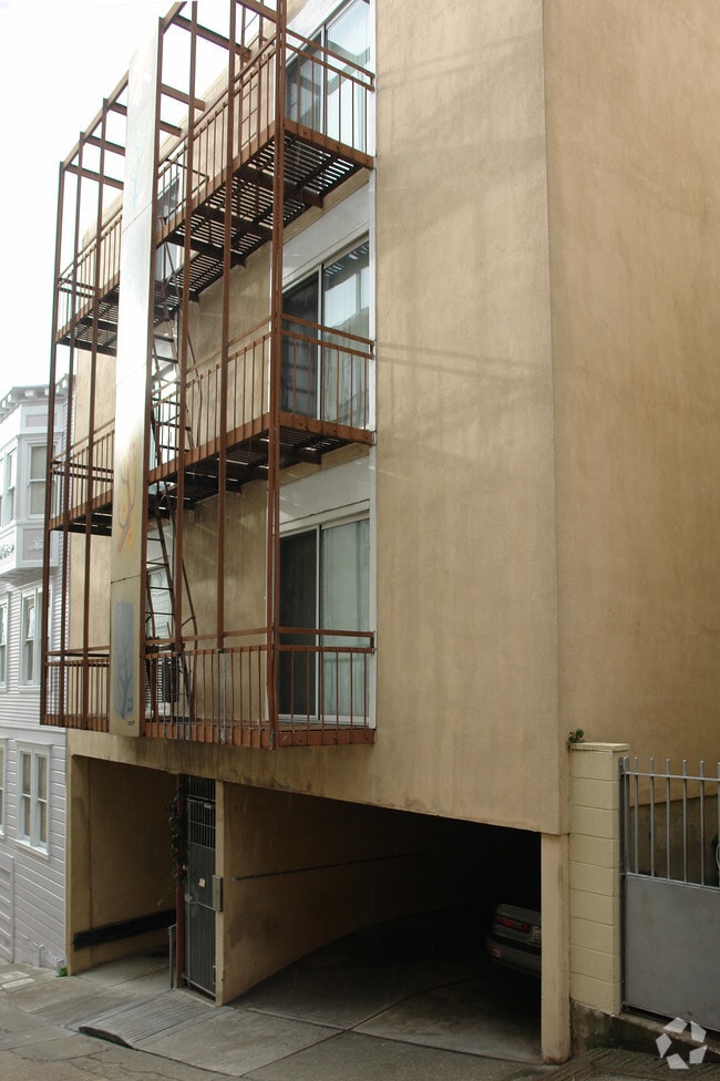 Building Photo - 55 Genoa