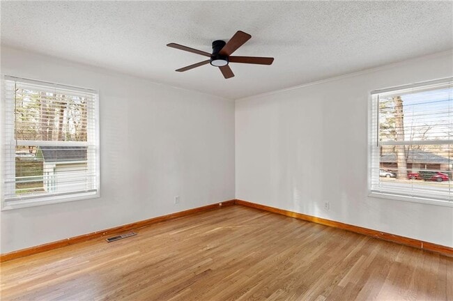 Building Photo - 798 Bank St SE