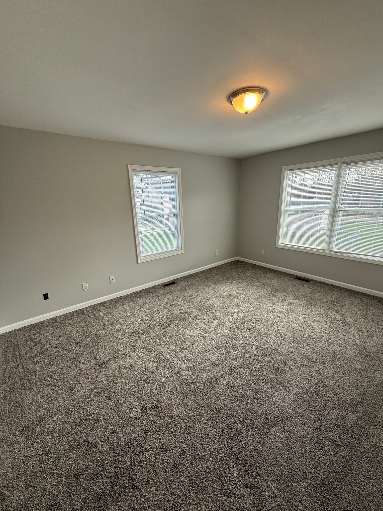 Building Photo - 305 W Seminary St