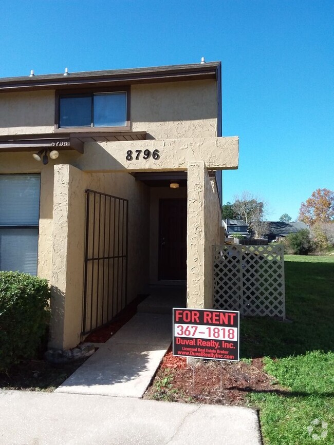 Building Photo - Two Bedroom Townhouse Near NAS Jax