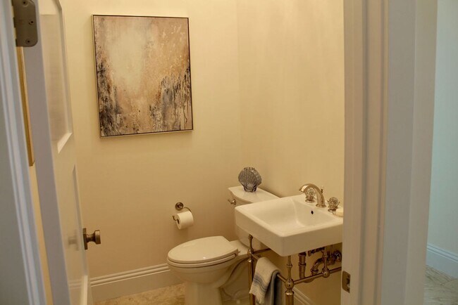 Building Photo - Fully Furnished 3 Bedroom, 3.5 Bath Home with Stunning Intracoastal Views