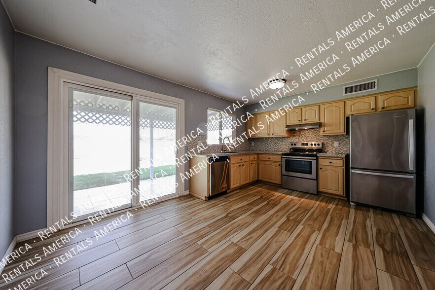 Building Photo - 15851 N 23rd St