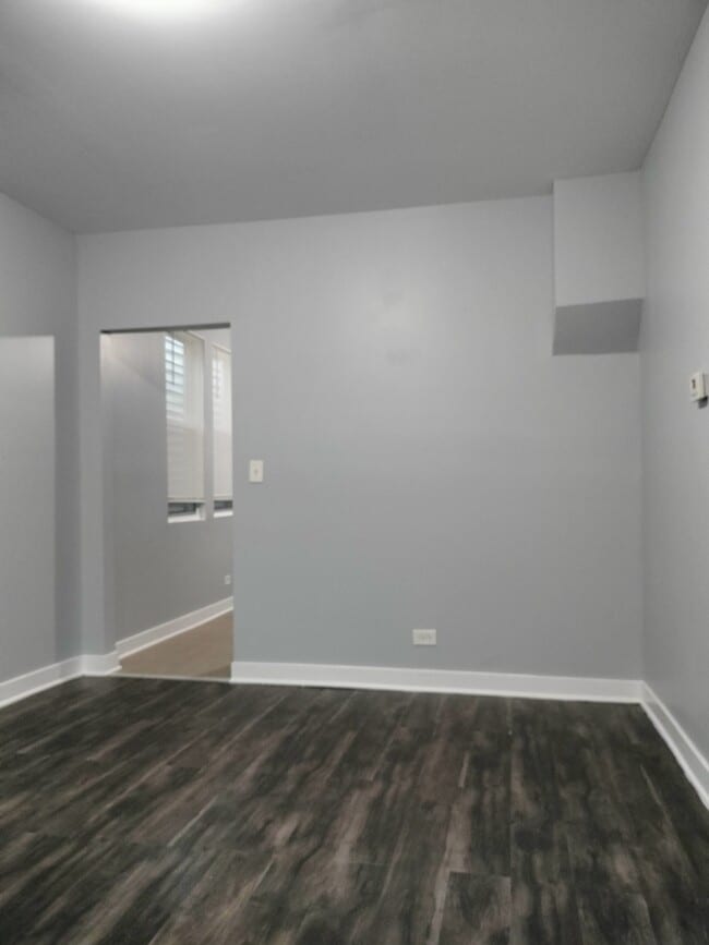 Building Photo - 4802 S Winchester Ave