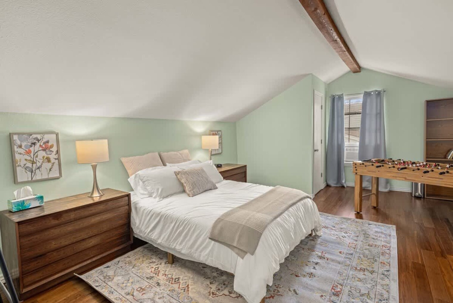 Building Photo - 2110 Loren Cir