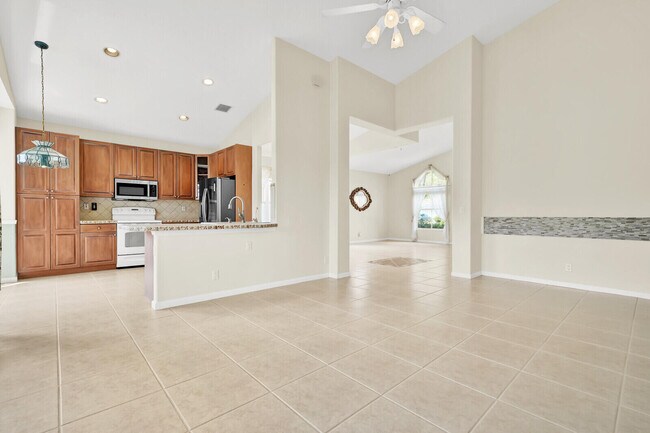 Building Photo - 6404 C Durham Dr