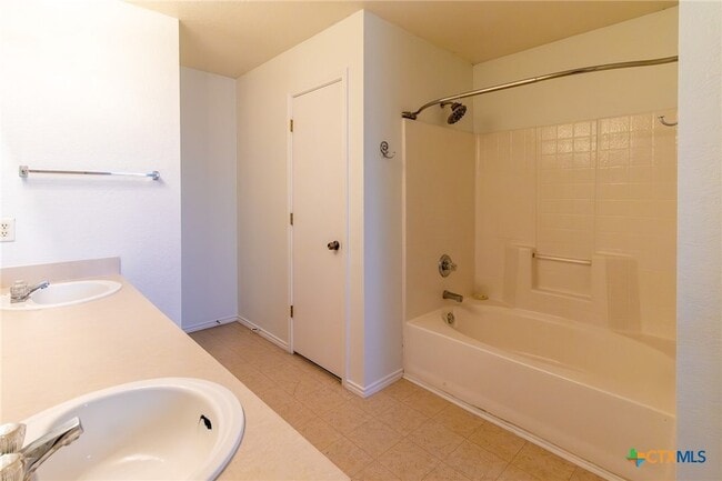 Building Photo - 4507 Aspen Dr