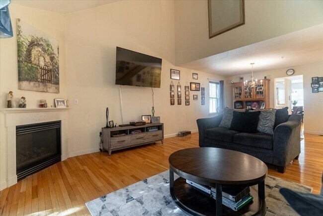 Building Photo - 68 Village Dr